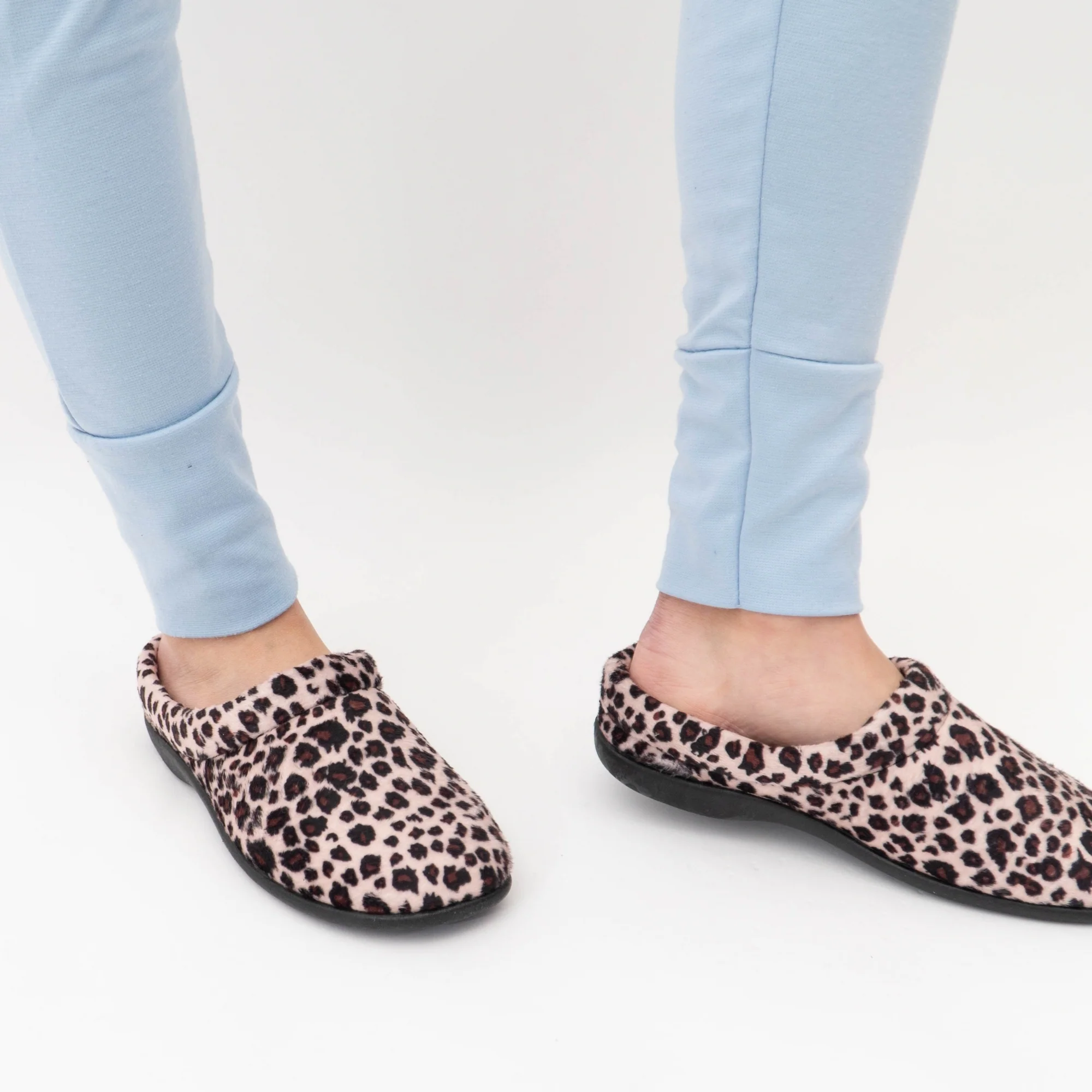 HOS Comfort CLAIRE Womens Plush Textile Mules Leopard - Image 7